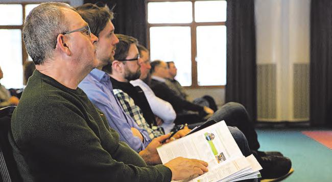 Koncernstyrelsens representant Gunilla Aschan samt Michael Sigsfors från ekonomiavdelningen presenterade resultat och förslag till utdelning, samt fick svara på frågor om alltifrån pris på etanol