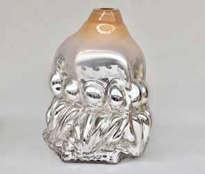 Vas Avtryck av Hanna Hansdotter och White Vessels av Hilda Nilsson, inköpta med bidrag från Bengt Julins fond.
