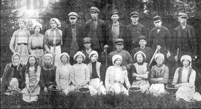 Skogsplanterare från 1913 Fröklängningsanstalten som i folkmun kallades Kotthuset.