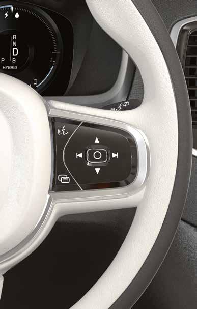 ANVÄNDA RÖSTSTYRNING Det är möjligt att röststyra vissa funktioner i mediaspelaren, Volvos navigationssystem*, klimatsystemet och Bluetooth-ansluten telefon.