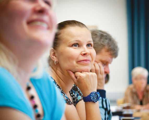 Vår handledande lärare berättade om Siiris synförmåga, behov av stöd och de hjälpmedel som behövdes i skolarbetet samt om övriga saker som skulle beaktas i övergångsfasen.