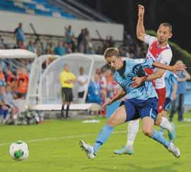 10 FUTBAL pondelok 17. 8. 2015 TELEGRAM Lídrovi z Nitry dva góly kanoniera Pauknera v Novom Meste nestačili 2:3.