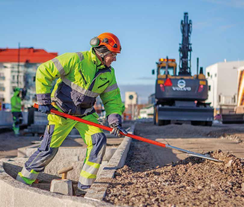 n n n Sundsvall växer Tipsen för dig som ska åka genom stan n Att Sundsvalls kommun bygger den nya Storbron samtidigt som Trafikverket bygger om gamla E4 till en stadsgata gör att det blir störningar