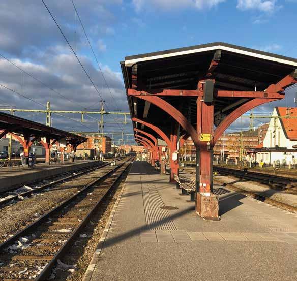 Väderskydden på de nuvarande perrongerna är k-märkta och ska renoveras för att sedan sättas upp på de nya perrongerna efter ombyggnaden.