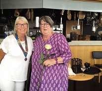 Regnet öste ner Halmstad-Tylösand IWC arrangerade sin traditionella sommarlunch på Hotel Tylösand. Föredragshållare var f.d. riksdagsledamoten, statssekreteraren och kommunalrådet Ingegärd Sahlström.