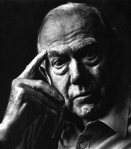 Den brittiska författaren Graham Greene gåtfull i många väderstreck.