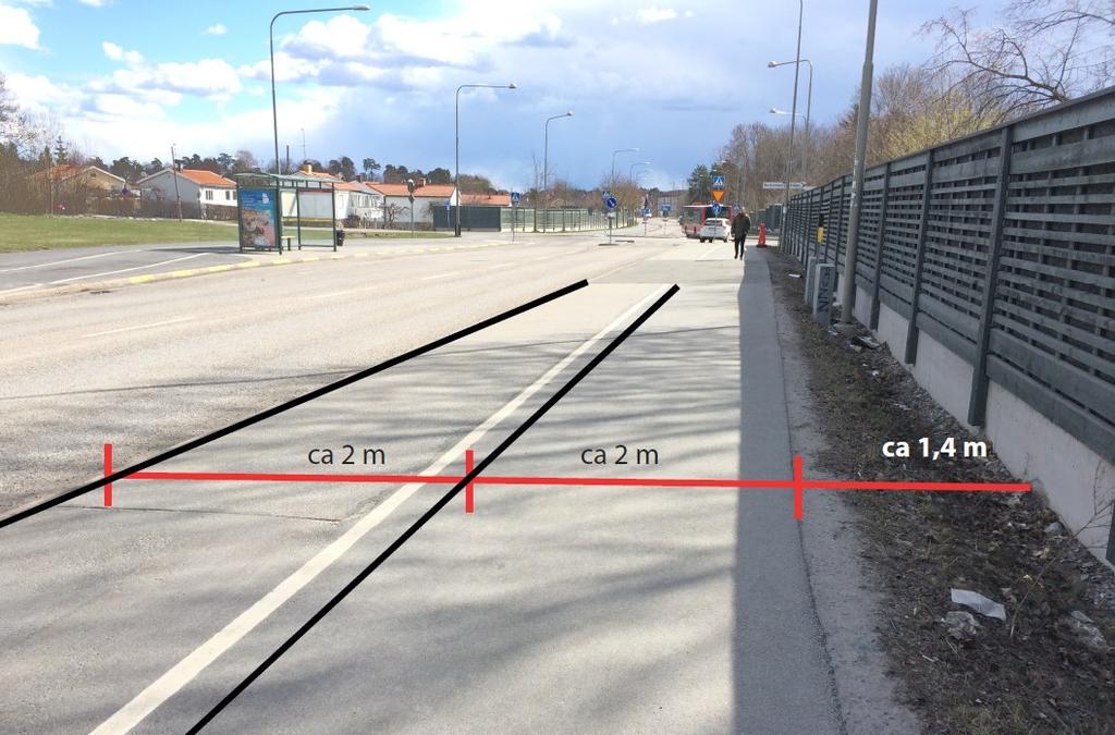 Sida 9 (13) Figur 11 Möjlig uppdelning av bredd Borttagning av övergångsställe På en sträcka om ca 200 meter strax norr om cirkulationsplatsen vid Styresman Sanders väg finns tre övergångsställen,