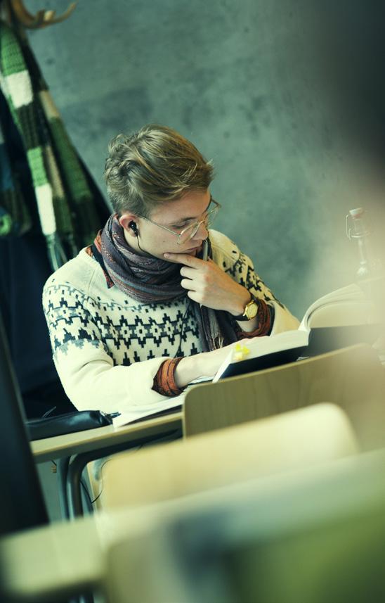 OM DINA STUDIER 9 TENTOR Det finns olika tentamensformer, t.ex. skriftlig salstentamen, muntlig tentamen och hemtentamen.