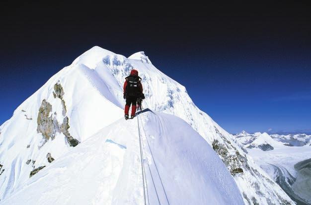 Nepal. Till toppen kom Kame Sherpa, Kami Sherpa, Lars Thulin, Anna Haldén och Lisa Flink den 20 oktober klockan 14:45 lokal tid. Bergsport nr 108, sid 22 25, Adlerbert och Thulin till Rafael.