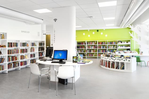 Typiskt sett säljer Public Interiors 70 procent hyllor och 30 procent möbler till ett bibliotek och trendmässigt allt mer av det sistnämnda.