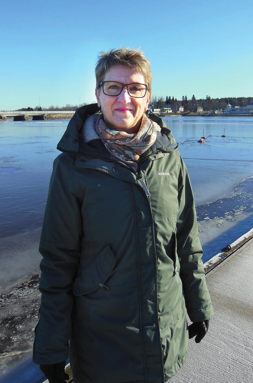 INNEHÅLL: DET LÖNAR SIG ATT KOMPOSTERA Ledaren... 3 Genom att kompostera sitt bio och trädgårdsavfall kan man ta till vara och återanvända näringsämnena i avfallet.