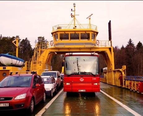 med uppehåll samt godståg <120 km/h 2 minuter för övriga tåg