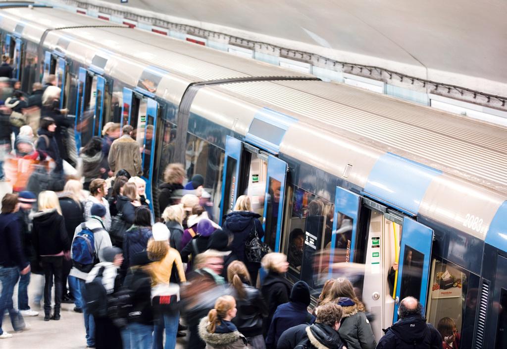 Med reklam i buss, tunnelbana, pendeltåg och lokalbanor når du urbana konsumenter på deras väg