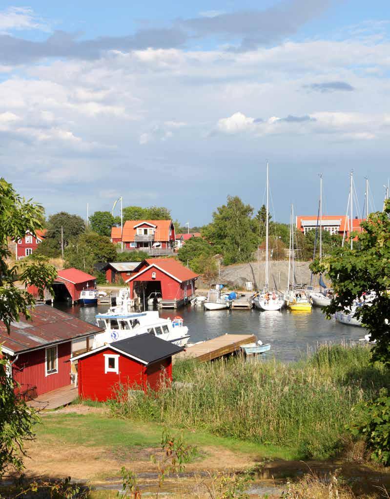 NORD/SYDLINJEN trafikerar sommaren 2018 (25/6 19/8) hela 26 bryggor från Arholma i norr till Nynäshamn i söder.