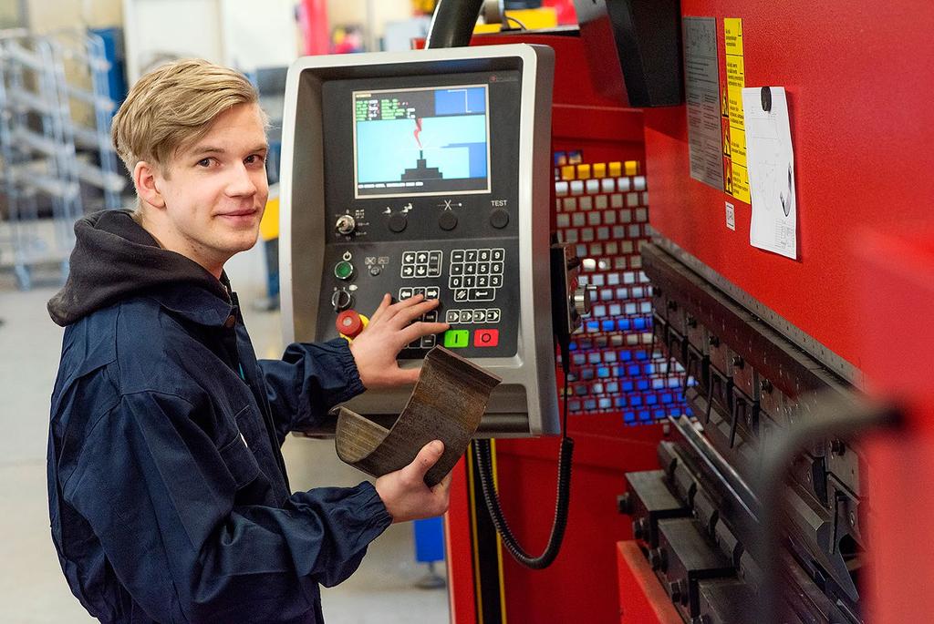 Plåtslagare-svetsare och verkstadsmekaniker GRUNDEXAMEN INOM MASKIN- OCH PRODUKTIONSTEKNIK 20 18 GRUNDLÄGGANDE YRKESUTBILDNINGAR Möjliga jobb: maskinoperatör (CNC) svarvare fräsare