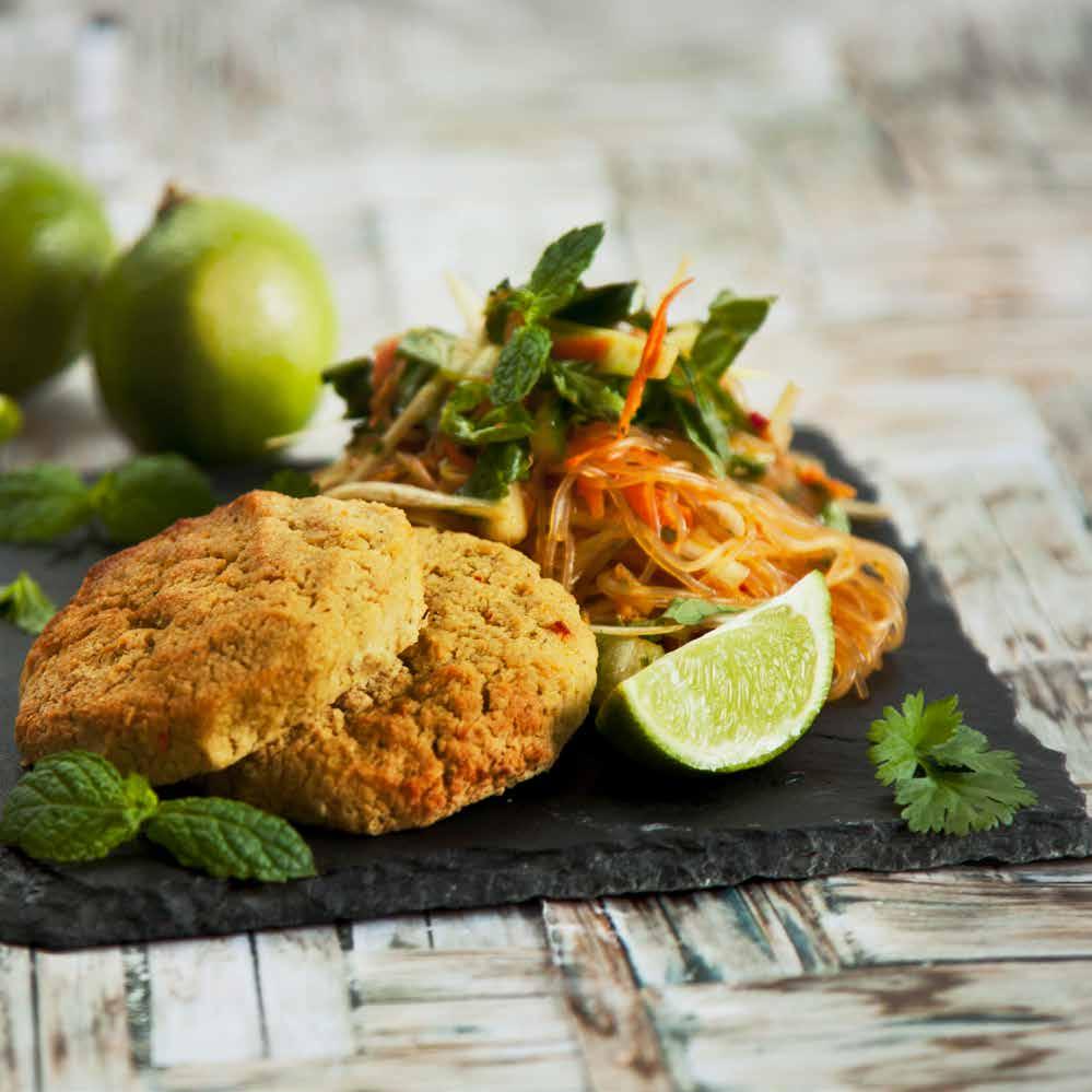 Veckan fortsätter med sensommarsallad med getost, syrlig blodgrape och crunchiga nötter. Trevlig matlagning!