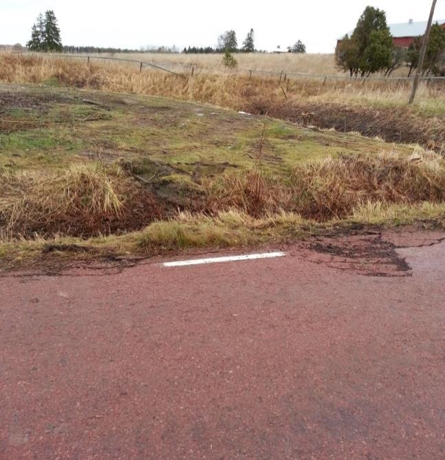 Skador på diken och beläggningar där den som orsakat skadorna är    Till vänster