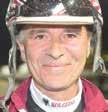 Fuxhingst, född 0-06- aja Mirchi - Gloal Keepsake / Pine hip Uppfödare: Göran Falk, Klågerup Ägare: Falkolag AB & HB Stall Vinninge Tränare: Hela Burman, Jägersro Skötare: Ulrika A Eriksson Körsv:
