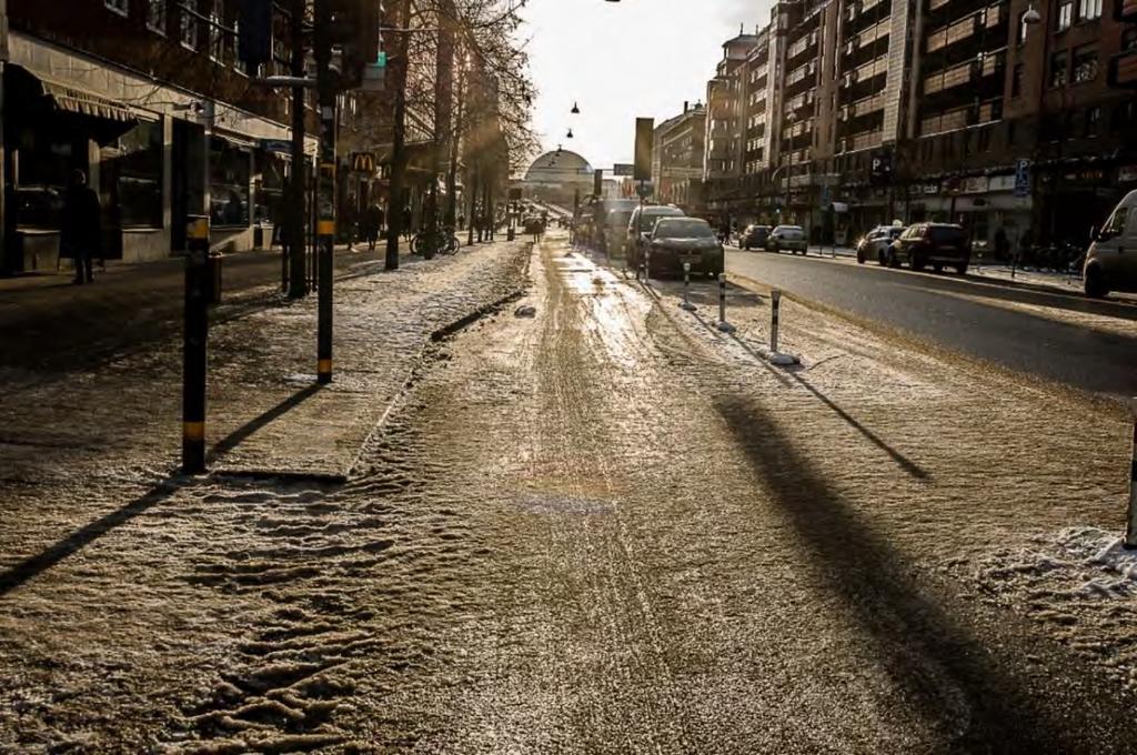 3.3.5. Nya utformningen längs Götgatan utmaningar och möjligheter Inför denna vintersäsong har utformningen av cykelinfrastrukturen längs Götgatan förändrats.