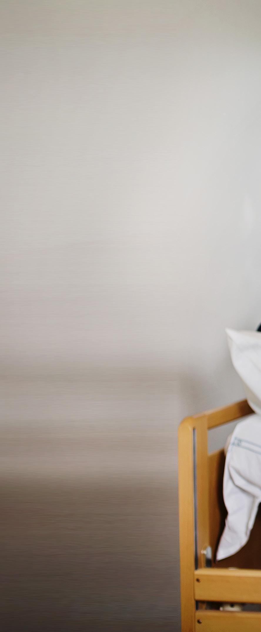VO Vård- och omsorgsprogrammet FÖR DIG SOM VILL JOBBA MED MÄNNISKOR Bra jobbmöjligheter inom vård och omsorg Börja jobba direkt efter skolan eller läs vidare på högskola Möjlighet till fördjupad