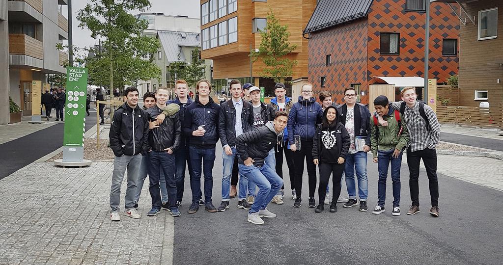 Lärartätt och lärarlett På Eber tror vi mycket på den lärarledda undervisningen och att självstudier är ett