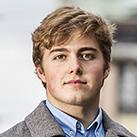 Det bästa med ekonomutbildningen är att det är en bra variation av arbetsuppgifter i alla dom ämnen som är kopplade till ekonomi och att det är en bred linje som skapar mycket möjligheter senare.