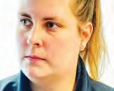 De förvarstagna uppskattar hennes förmåga att motivera och genomföra yogapassen. Uppstår det flams kör hon stenhård yoga för att minska utrymmet för uppviglare.