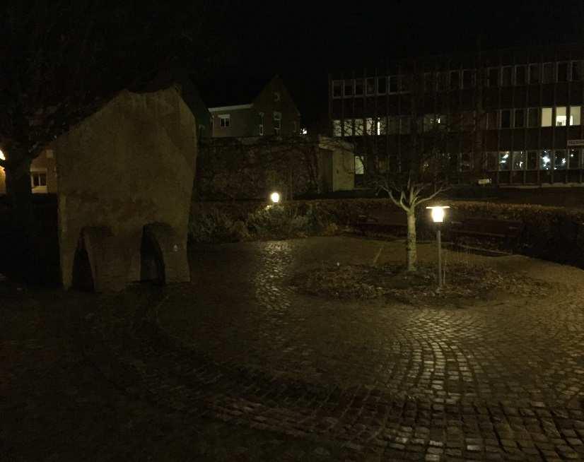 Tvättebäcksparken: konstverket är helt mörkt. Ev.