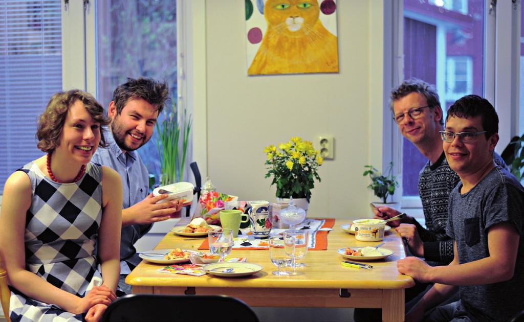 Att äta tillsammans är både roligt, gott och socialt. Studiecirkeln Välkommen på middag vill bidra till måltidsglädje och gemenskap för de som behöver lite extra stöd i vardagen.