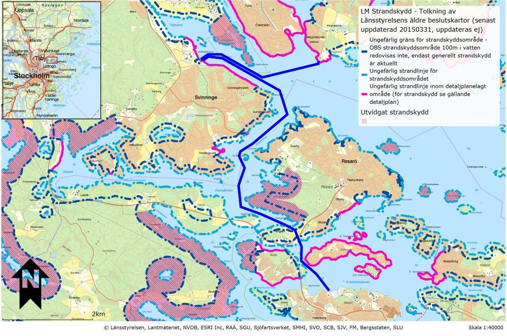 Figur 5-10. I figuren visas områden som omfattas av strandskydd samt förslag på utökat strandskydd. De heldragna blå linjerna visar den ungefärliga sträckningen för sjöledningarna. 5.2.