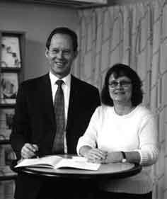 Direktör Affärsutveckling. Anställd 1996. Innehav: 23 200 aktier. [8] [5] Leif Andersson [4] Född 1950. Verkställande direktör i Studsvik RadWaste AB. Anställd 1975.