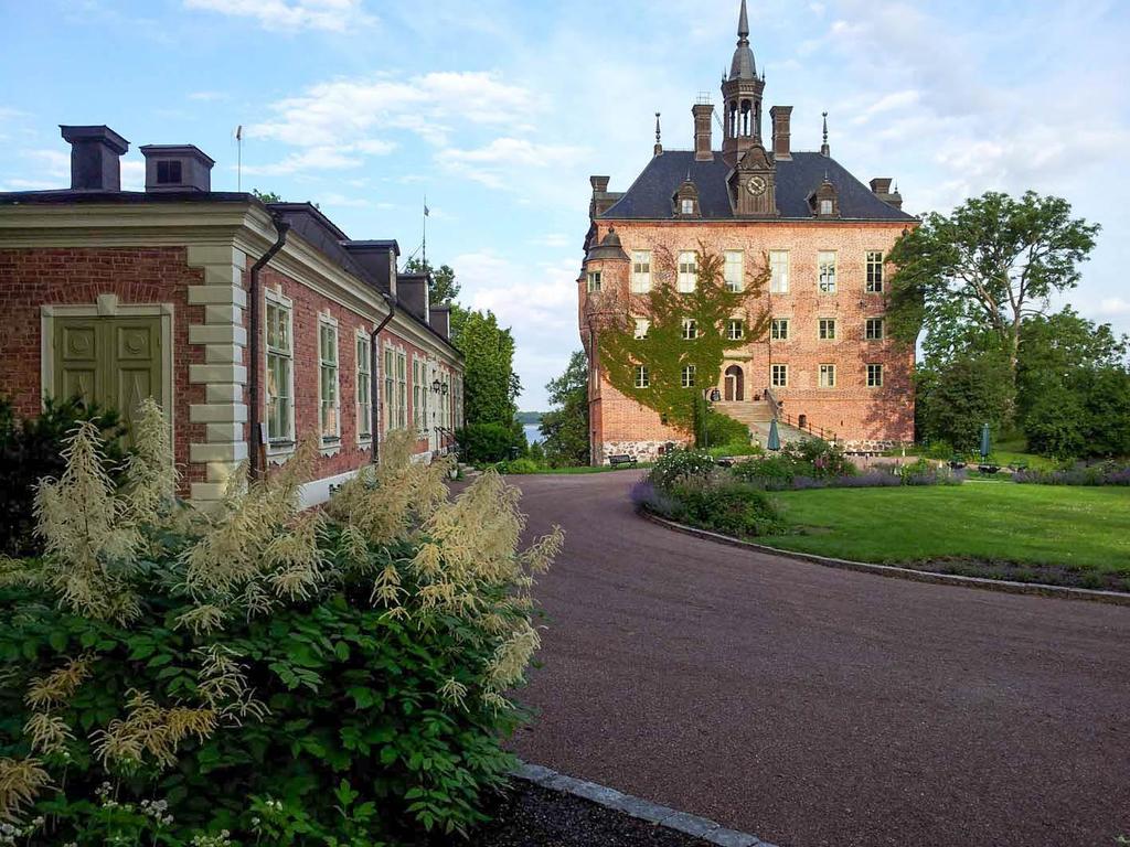 Retreat med Yuan Tze på Wik. Känslan är speciell när man närmar sig Wik. Den slingriga vägen förbi de gamla gårdarna med sina hus, de vidsträckta åkermarkerna, växtligheten.