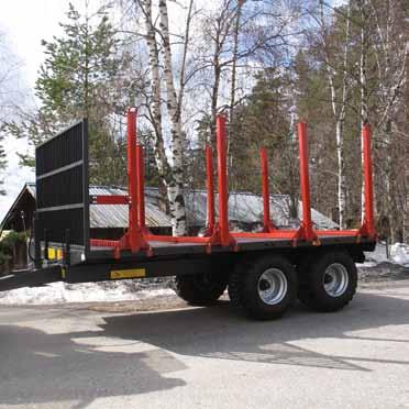 Tillbehör: Skogsutrustning, balgrindar, surrningskrokar i flakbotten, hydraulisk bakläm (fälls nedåt), hydraulik- och eluttag, bakre drag.