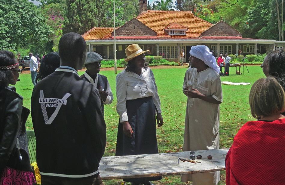 Karen och Bror Blixen tas emot i sitt nya hem i Nairobi 1917. Tidsresa vid Karen Blixen museum. Kenya har varit utsatt för en långvarig torka och det rådde hungersnöd i flera områden vid besöket.