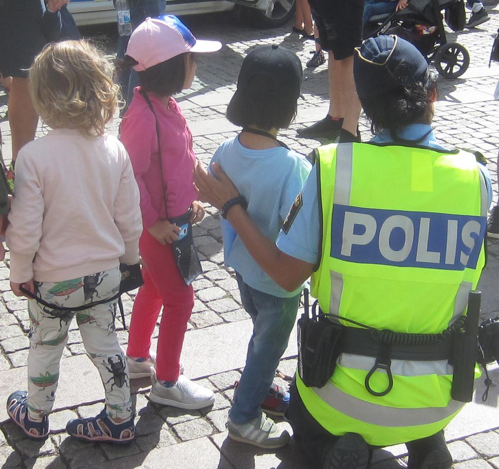 Som brukligt varit en större poliskommendering i gång under veckan och med i denna var även polisens volontärer varje kväll.