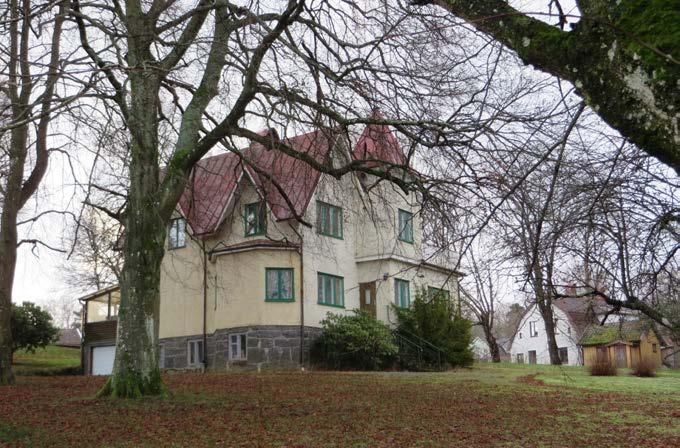 Klinten (48) Kvarteret Gamen stadsplanelades 1911 och ingick vid den tiden i ett större oregelbundet kvarter med bl.a. kvarteret Falken. I dessa kvarter ligger bebyggelse från 1910-20-talet.