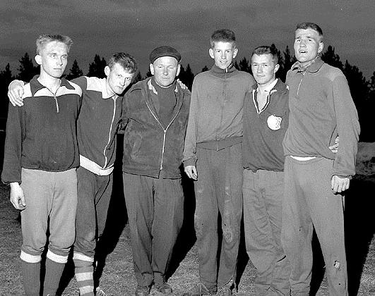 Foto: Mora Bygdearkiv, Wille Persson. fr,v. Erik Olsson, Harlan Grannas, Ragnar Sura Eriksson, Göran Höglund, Allan Färnström och Bosse Frodell.