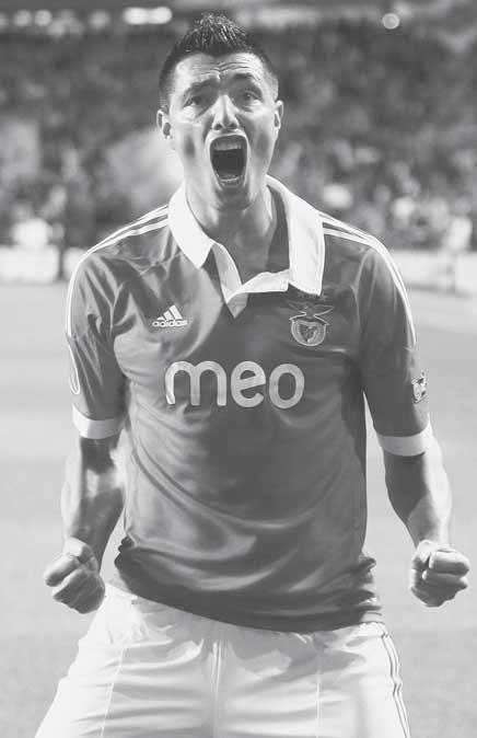 32 FUTBAL sobota 4. 5. 2013 PO ŠTVRTKOVÝCH ODVETNÝCH SEMIFINÁLOVÝCH ZÁPASOCH EURÓPSKEJ LIGY Benfica má šancu na revanš Do finále Európskej ligy, ktoré sa bude hrať 15.
