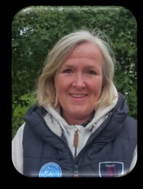 Förutom jobbet på ridskolan så driver hon Stall Viatorp tillsammans med sin sambo Steen. Hon är hästansvarig på ridskolan och sköter allt från visitation till hästutrustningen.