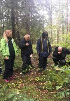 Islands Naturvårdsverk och kommunen krävde att offentliga gång- och ridvägar skulle anläggas längs med stranden, vilket innebar att inga golfhål kunde byggas mellan vägarna och havet.