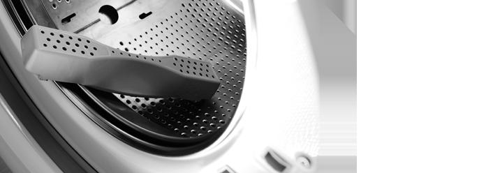 SKÖTSEL OCH RENGÖRING RENGÖRING AV TVÄTTMEDELSFACKET Dra ut tvättmedelsfacket med hjälp av öppningsknappen. Gör så här: 1.