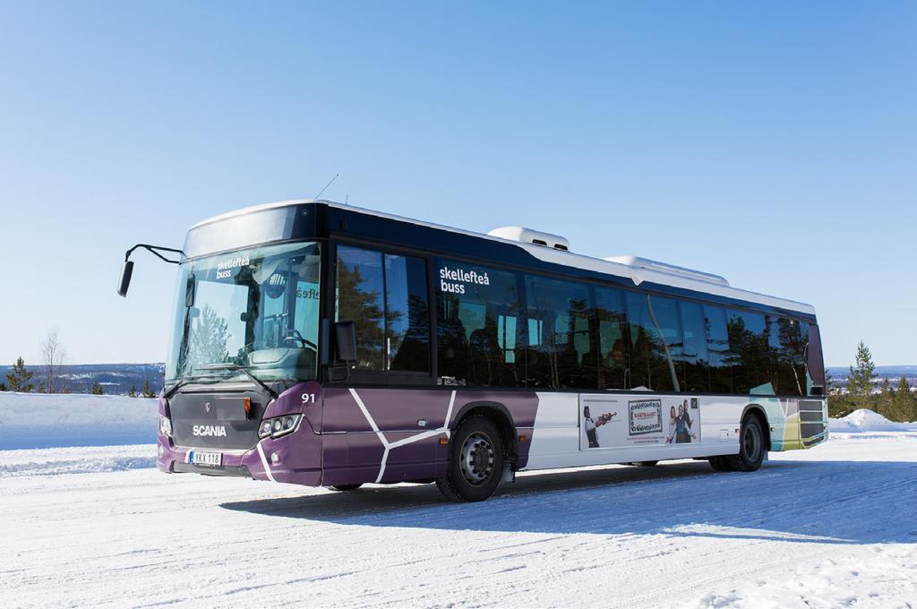 Annons: Superback REKLAM SOM SYNS - utvändigt och invändigt i bussen - XL Guld Långsida Påstigningssida Helfolierad buss Superside Förarplatsskylt Dubbelsidig fönsterskylt Vill du ha tips eller