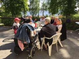 Vad har hänt sen sist? Grillfest på Ekolnsnäs Vi hade iallafall tur med vädret hade man ju kunnat tänka den 19 maj. Då var vi förberedda på att kanske behöva sitta inomhus!