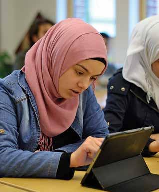 INTRODUKTIONSPROGRAMMEN RESPEKTFULLT, INDIVIDANPASSAT & FLEXIBELT Programinriktat val Programinriktat val syftar till att elever ska få en utbildning som är inriktad mot ett visst nationellt program