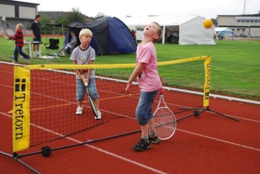 Tränarutbildning I maj 2010 arrangerade Laholms TK i samarbete med Tennis Syd den tränarutbildning som utgör det första steget i Svenska Tennisförbundets