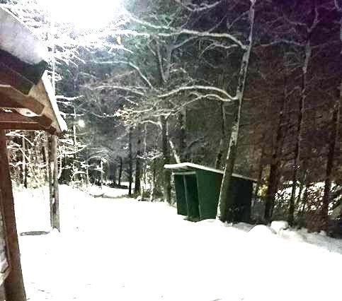 Skidor En ganska snöfattig vinter, ändå har det åkts en hel del skidor Efter en flitig träningshöst med bra deltagarantal på barmarkspassen och åtminstone hyggligt dito på lördagarnas långpass på