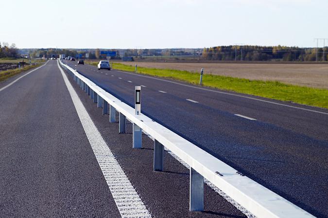 Innehåll Presentation: Inledning Presentation av medverkande Vägplanens formella handläggning - information om markfrågor Förslag till ny vägplan - förändring av allmän/enskild väg - stängning av