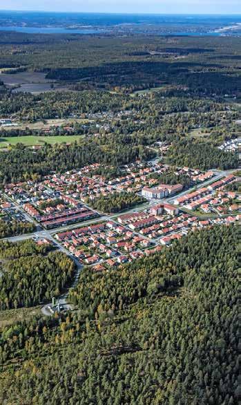 26 Knivsta ÖVERSIKTSPLAN 2035 med utblick mot 2050 Vid exploatering av områden på respektive sidor om spåret är det viktigt att skapa tydliga och starka länkar och passager mellan de olika delarna.