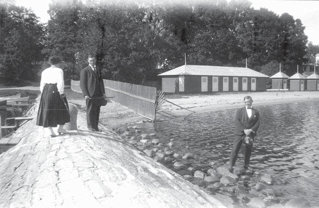 Norra piren. Här är ännu den ursprungliga välvda formen kvar. Foto 1920-tal. Dagens utseende Gångvägssträckningarna är i stort sett oförändrade idag men vissa partier har försvunnit eller förvildats.