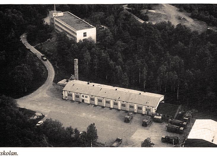 Avslutning i Östersund ATS i Östersund upphörde 2005 och skolans verksamhet flyttades och integrerades i Försvarsmaktens tekniska skola (FMTS) i Halmstad.